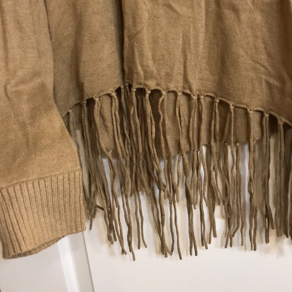 Fringe Cowl-neck Sweater - Picture 3 of 4